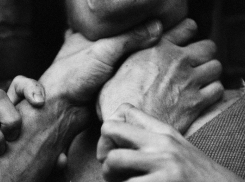 На Кубани в новогоднюю ночь ревнивец задушил приятеля за роман с его бывшей женой