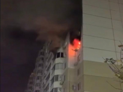 На улице Артюшкова в Краснодаре загорелась многоэтажка