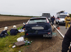 В ДТП под Краснодаром погибла женщина, двое детей и двое взрослых госпитализированы