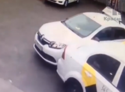 Водитель «Яндекс.Такси» протаранил своего коллегу в Краснодаре