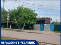 В Краснодаре детей оставили без игровой площадки перед летом