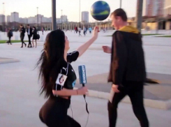 Случайный прохожий у стадиона «Краснодар» устроил шоу с мячом