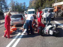 Пожилые скутеристы пострадали в ДТП в Туапсе 