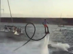 Акробатический водный фристайл продемонстрировали на флайборде в Сочи