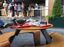 «Еда и голуби»: сочинцы возмущены «слежением за чистотой» в местном кафе