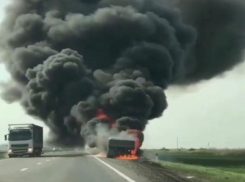 В Краснодарском крае на трассе сгорел грузовик