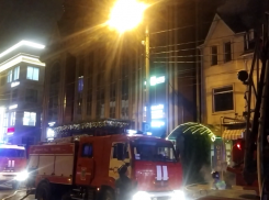 Пожар в краснодарском отеле тушили почти всю ночь 