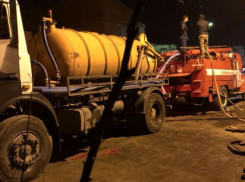  Дом в Краснодаре помогали тушить ассенизаторы 