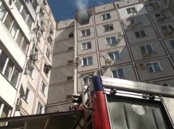  Из-за пожара в краснодарской девятиэтажке эвакуировали 40 жильцов 