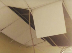 В краснодарской школе во время стихии обрушился потолок