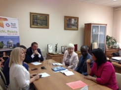 Мэр Сочи извинился перед The Guardian за «расистов» с бананами