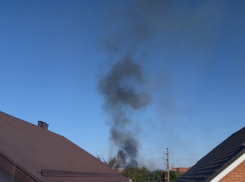  Возле ипподрома в Краснодаре загорелось поле 