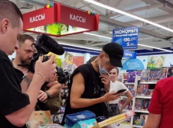 Рэпер Моргенштерн приехал в Тимашевск навестить тяжело больного мальчика со СМА