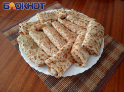 «Леопардовые» и на огуречном рассоле: необычные рецепты блинов на Масленицу