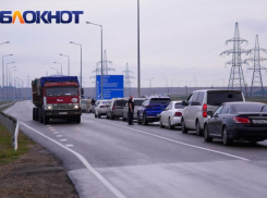 На Крымском мосту ускорят досмотр авто 