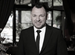 Прощание с ведущим Денисом Конаковым пройдёт на кладбище под Краснодаром 