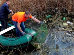Краснодарские активисты провели субботник, собрав 10 мешков мусора