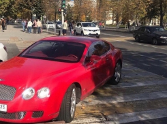 Устроившая дебош в отделе полиции краснодарка на красном «Бэнтли» 20 раз нарушила ПДД 