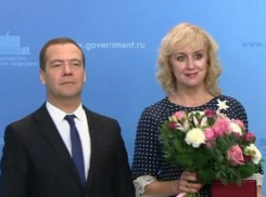 Дмитрий Медведев лично наградил учительницу из Кореновска