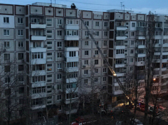 В Краснодаре горит многоэтажка: один человек умер