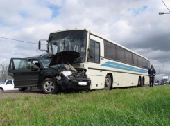 Под Тихорецком в ДТП с рейсовым автобусом погиб человек
