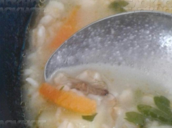 В Новороссийске пациенты «инфекционки» вылавливают тараканов из супа