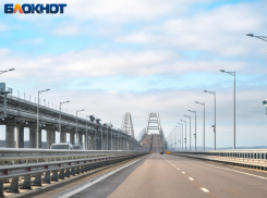 Крымский мост экстренно второй раз закрыли для машин