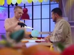 Краснодарец покорил жюри волшебным тортом-глобусом на шоу «Кондитер» 