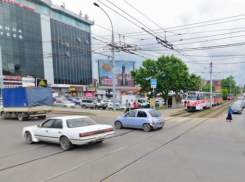 Мэрия Краснодара обвинила автомобилистов в сбоях работы трамваев