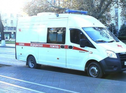 На Кубани двухлетний ребенок попал в больницу после отравления жидкостью для мойки авто