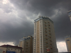 О сильных дождях с градом и грозой предупредили в МЧС Кубани 