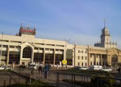 Пьяная путешественница укусила за спину полицейского на вокзале Краснодар-1