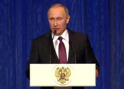 Владимир Путин и Кубанский казачий хор поздравили защитников Отечества в Кремле