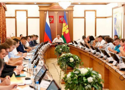 Надо решить проблемы с плотным движением по М4-Дон, - губернатор Кубани Вениамин Кондратьев