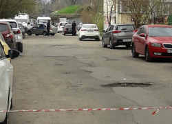 На детской площадке в Краснодаре нашли нечто похожее на взрывчатку