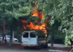 В жилом районе Краснодара сгорела «Газель»
