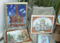 Пенсионерка из Краснодарского края создала картины с помощью горячего утюга