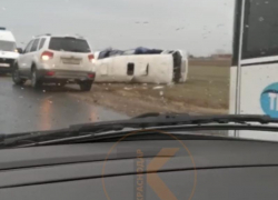 На Кубани автобус опрокинулся вместе с пассажирами