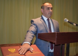 Новый мэр Крымска принес присягу