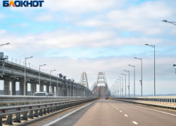100 авто ждут проезда по Крымскому мосту 