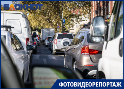 В Краснодаре показали места вечных массовых пробок: автолюбители предложили пути решения проблемы