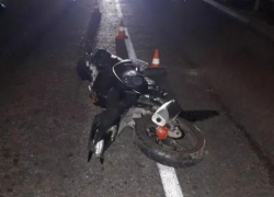 Мотоциклист врезался в иномарку в центре Краснодара
