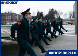 В годовщину начала СВО в Краснодаре отправили гуманитарный груз и подняли флаг «Zа наших»