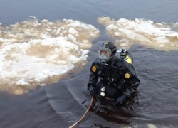 Водолазы нашли тело утонувшего два дня назад мужчины в Ленинградском районе