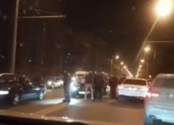 В Краснодаре водитель «БМВ» устроил массовую аварию на встречке