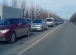  «Пробка – жуть», – жители Кубани отправились в Лагонаки и застряли 