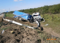 На Кубани «Лада» врезалась в большегруз, погиб мужчина 