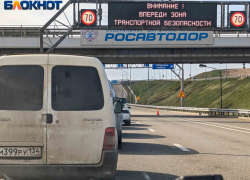 У Крымского моста образовалась пробка из 148 авто