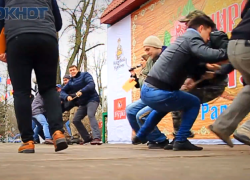 Гуляли Масленицу — порвали канат в Краснодаре, но чучело не сожгли