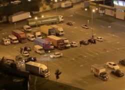 Жесткое ДТП на парковке во время гонок в Краснодаре попало на видео 